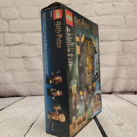 Lego Harry Potter Hogwarts Moment: Defence Against the Dark Arts Class 76397 - Picture 2 of 5